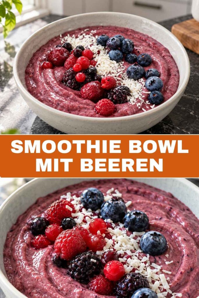 Smoothie Bowl mit Beeren in zwei Schalen und als Nahaufnahme mit Heidelbeeren und Kokosflocken, vegan in 10 Minuten
